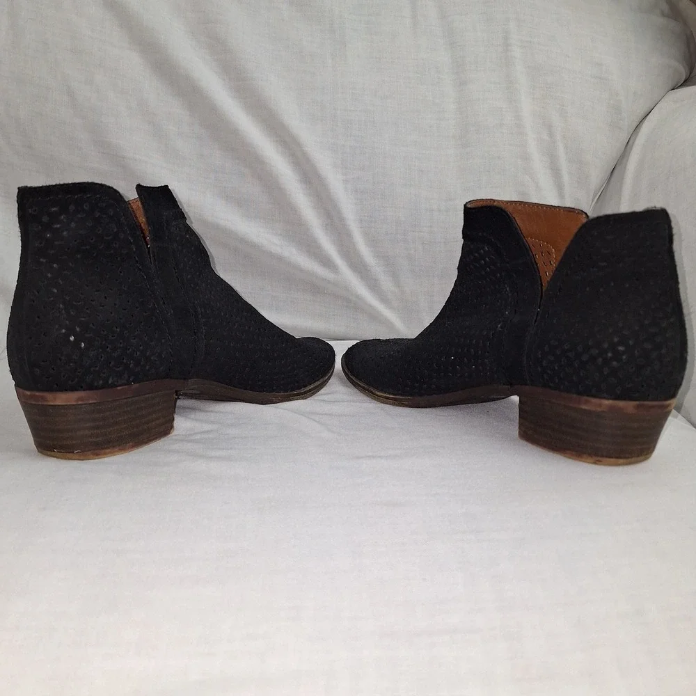 Y2K Grunge Whimsigoth Lucky Brand Black 9M Perforated Suede Basel Ankle Booties